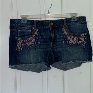 American Eagle embroidered denim shorts